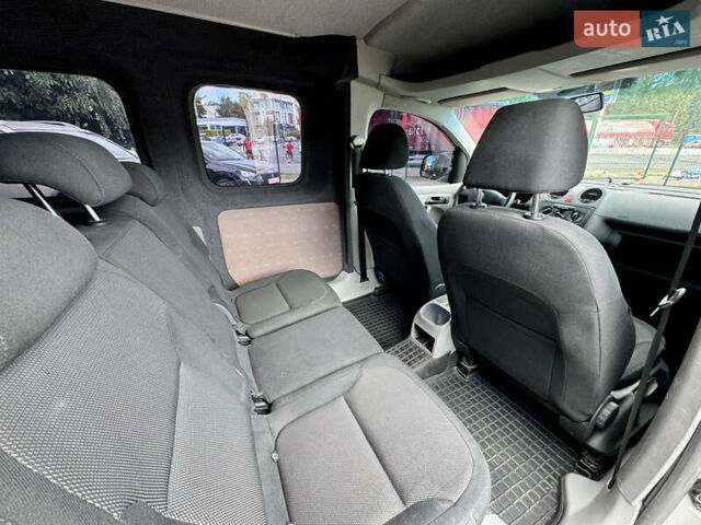 Белый Фольксваген Кадди, объемом двигателя 2 л и пробегом 309 тыс. км за 7999 $, фото 14 на Automoto.ua