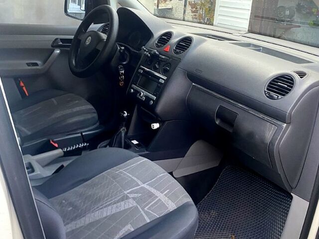 Белый Фольксваген Кадди, объемом двигателя 1.9 л и пробегом 288 тыс. км за 7600 $, фото 8 на Automoto.ua