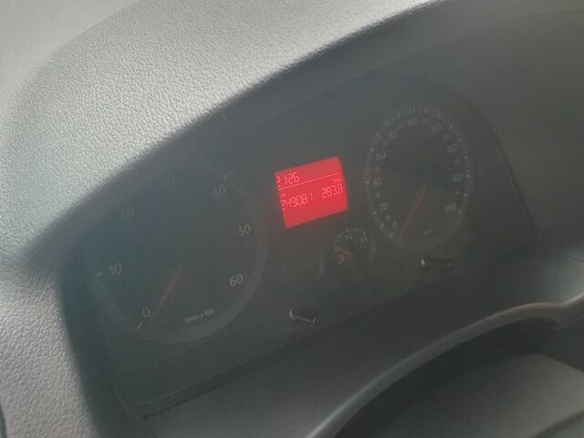 Белый Фольксваген Кадди, объемом двигателя 2 л и пробегом 249 тыс. км за 5000 $, фото 7 на Automoto.ua