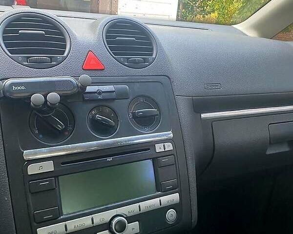 Белый Фольксваген Кадди, объемом двигателя 1.9 л и пробегом 288 тыс. км за 7600 $, фото 2 на Automoto.ua