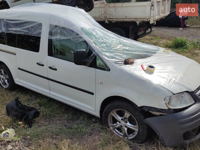 Белый Фольксваген Кадди, объемом двигателя 2 л и пробегом 280 тыс. км за 4100 $, фото 1 на Automoto.ua