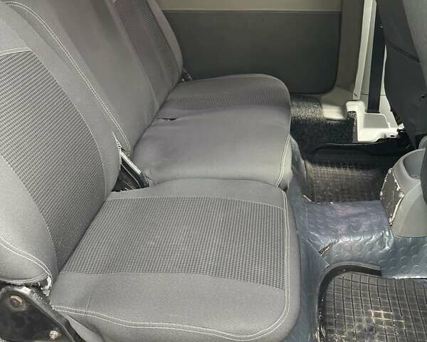 Белый Фольксваген Кадди, объемом двигателя 1.9 л и пробегом 300 тыс. км за 6300 $, фото 7 на Automoto.ua