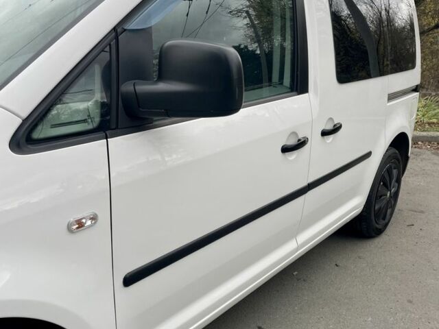 Фольксваген Кадди 2008 в Кривом Роге на Automoto.ua Белый Фольксваген Кадди, объемом двигателя 1.9 л и пробегом 220 тыс. км за 7200 $, фото 2 на Automoto.ua