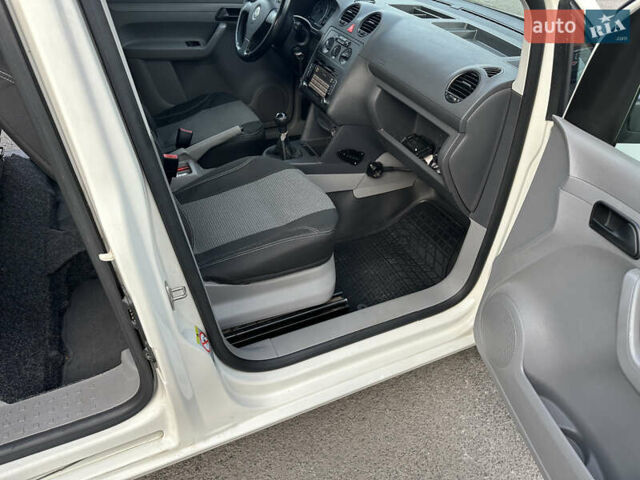 Білий Фольксваген Кадді, об'ємом двигуна 2 л та пробігом 298 тис. км за 6499 $, фото 28 на Automoto.ua