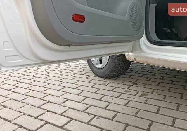 Фольксваген Кадди 2008 в Сарнах на Automoto.ua Белый Фольксваген Кадди, объемом двигателя 2 л и пробегом 380 тыс. км за 7500 $, фото 68 на Automoto.ua