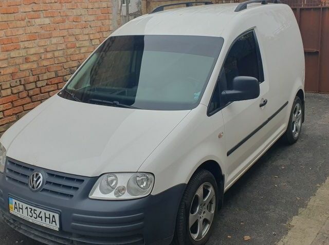 Белый Фольксваген Кадди, объемом двигателя 2 л и пробегом 249 тыс. км за 5000 $, фото 2 на Automoto.ua