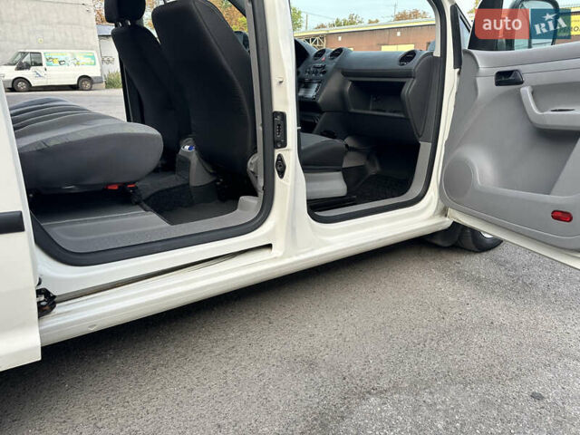 Білий Фольксваген Кадді, об'ємом двигуна 2 л та пробігом 298 тис. км за 6499 $, фото 30 на Automoto.ua