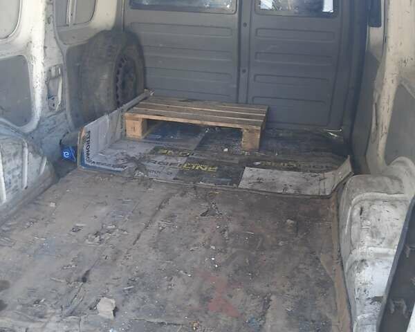 Белый Фольксваген Кадди, объемом двигателя 1.9 л и пробегом 300 тыс. км за 4200 $, фото 6 на Automoto.ua