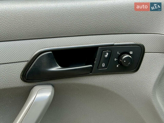 Белый Фольксваген Кадди, объемом двигателя 2 л и пробегом 309 тыс. км за 7999 $, фото 23 на Automoto.ua