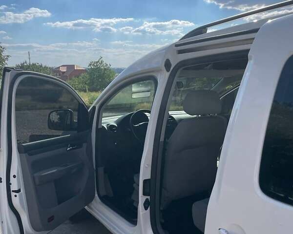 Белый Фольксваген Кадди, объемом двигателя 1.9 л и пробегом 305 тыс. км за 7500 $, фото 8 на Automoto.ua