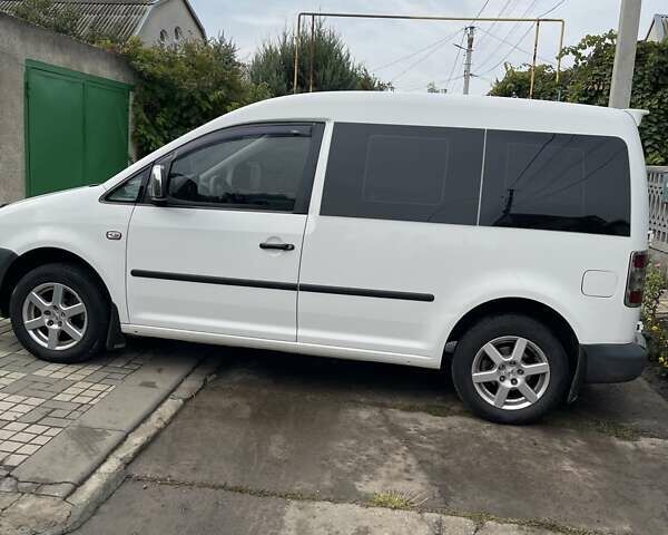 Белый Фольксваген Кадди, объемом двигателя 1.9 л и пробегом 300 тыс. км за 6300 $, фото 1 на Automoto.ua