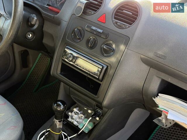 Белый Фольксваген Кадди, объемом двигателя 1.9 л и пробегом 397 тыс. км за 6800 $, фото 9 на Automoto.ua