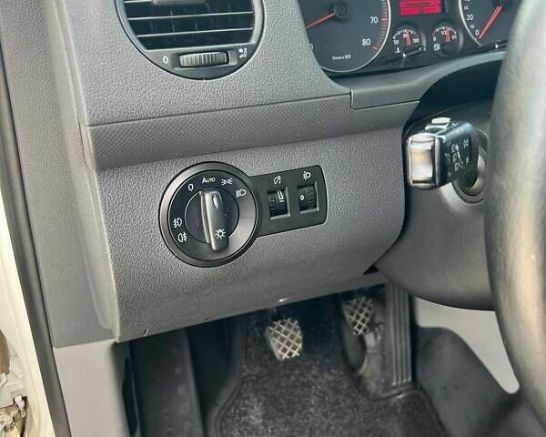 Белый Фольксваген Кадди, объемом двигателя 1.98 л и пробегом 256 тыс. км за 6600 $, фото 14 на Automoto.ua