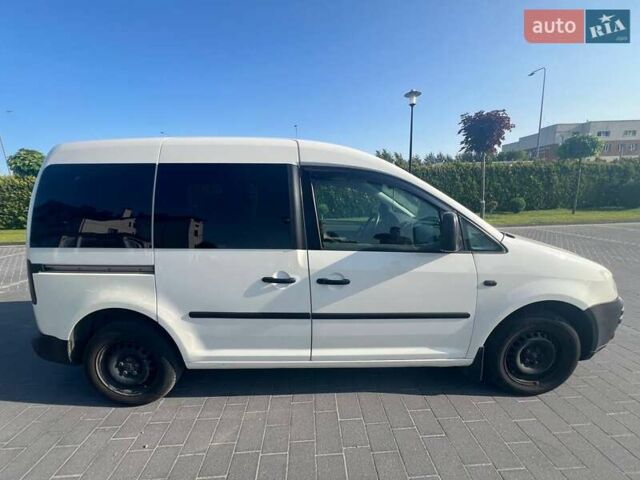 Белый Фольксваген Кадди, объемом двигателя 1.98 л и пробегом 256 тыс. км за 6600 $, фото 3 на Automoto.ua