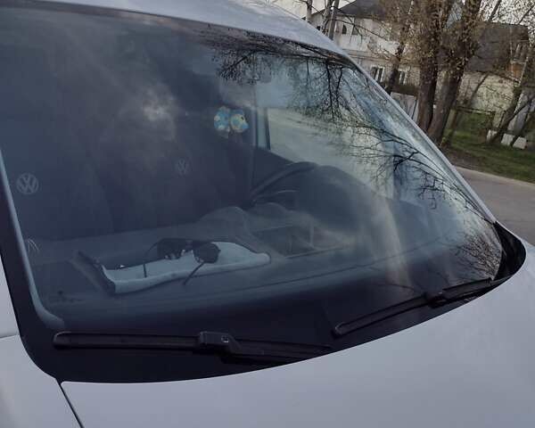 Белый Фольксваген Кадди, объемом двигателя 1.4 л и пробегом 294 тыс. км за 5400 $, фото 2 на Automoto.ua