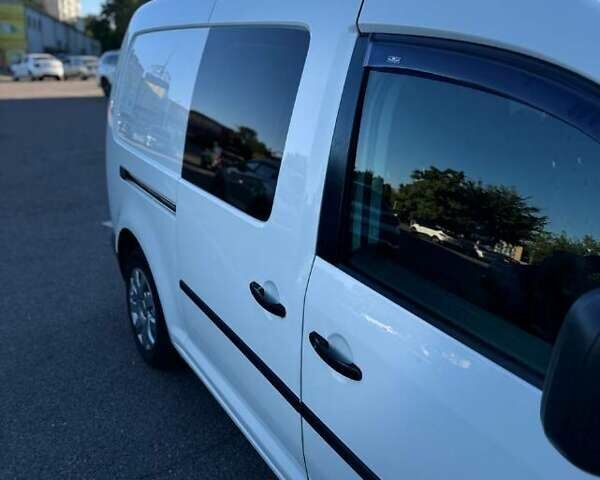 Белый Фольксваген Кадди, объемом двигателя 1.9 л и пробегом 270 тыс. км за 8000 $, фото 12 на Automoto.ua