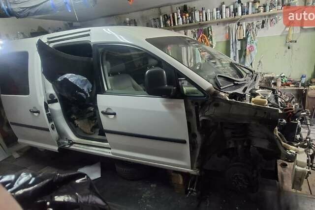 Білий Фольксваген Кадді, об'ємом двигуна 1.9 л та пробігом 300 тис. км за 100 $, фото 2 на Automoto.ua