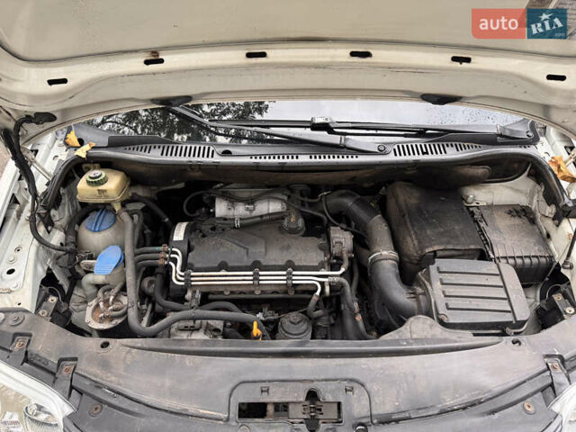 Фольксваген Кадди 2009 в Кривом Роге на Automoto.ua Белый Фольксваген Кадди, объемом двигателя 1.97 л и пробегом 240 тыс. км за 7500 $, фото 16 на Automoto.ua