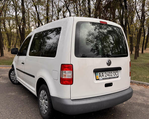 Фольксваген Кадди 2009 в Кривом Роге на Automoto.ua Белый Фольксваген Кадди, объемом двигателя 1.97 л и пробегом 240 тыс. км за 7500 $, фото 5 на Automoto.ua