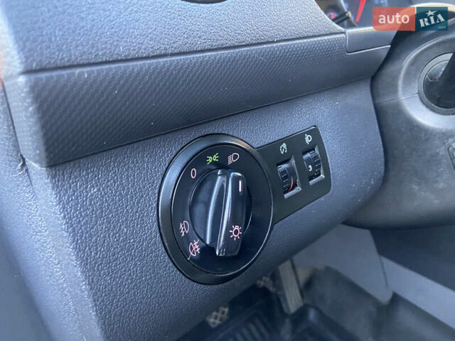 Белый Фольксваген Кадди, объемом двигателя 1.9 л и пробегом 360 тыс. км за 6300 $, фото 13 на Automoto.ua