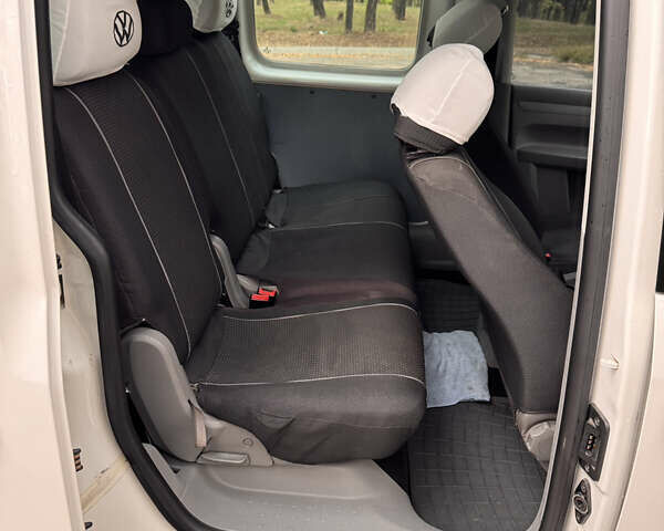 Фольксваген Кадди 2009 в Кривом Роге на Automoto.ua Белый Фольксваген Кадди, объемом двигателя 1.97 л и пробегом 240 тыс. км за 7500 $, фото 11 на Automoto.ua