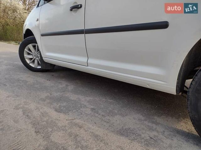 Белый Фольксваген Кадди, объемом двигателя 1.4 л и пробегом 294 тыс. км за 5400 $, фото 8 на Automoto.ua