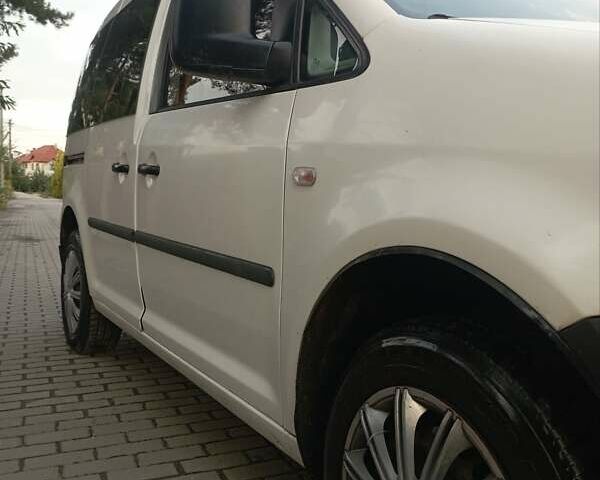Білий Фольксваген Кадді, об'ємом двигуна 2 л та пробігом 400 тис. км за 5200 $, фото 4 на Automoto.ua