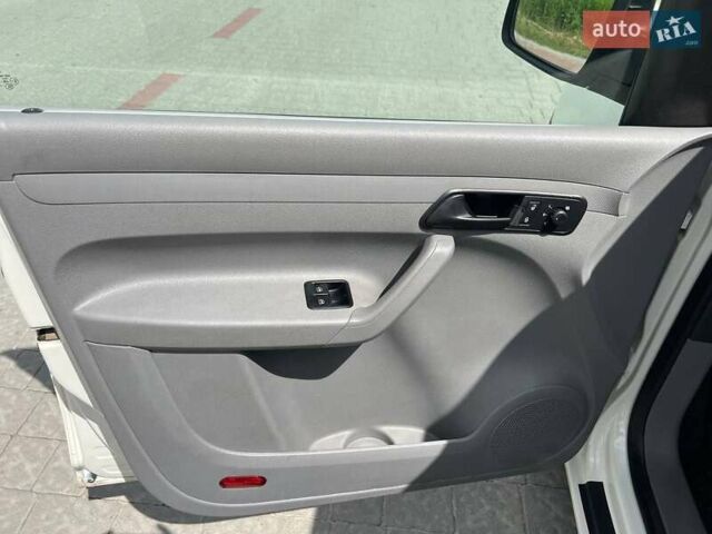 Белый Фольксваген Кадди, объемом двигателя 1.98 л и пробегом 256 тыс. км за 6600 $, фото 17 на Automoto.ua