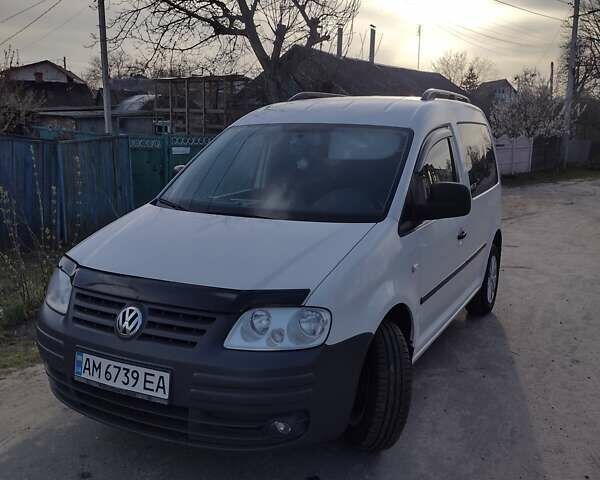 Белый Фольксваген Кадди, объемом двигателя 1.4 л и пробегом 294 тыс. км за 5400 $, фото 11 на Automoto.ua