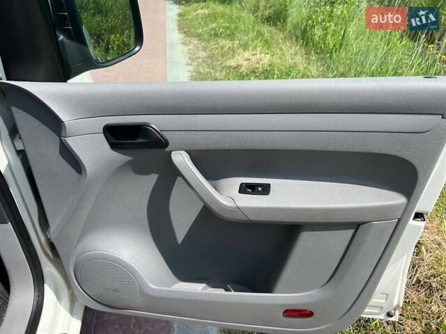 Белый Фольксваген Кадди, объемом двигателя 1.98 л и пробегом 256 тыс. км за 6600 $, фото 18 на Automoto.ua