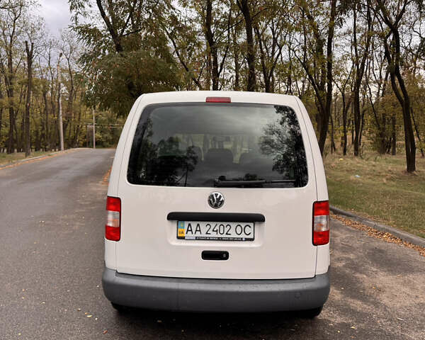 Фольксваген Кадди 2009 в Кривом Роге на Automoto.ua Белый Фольксваген Кадди, объемом двигателя 1.97 л и пробегом 240 тыс. км за 7500 $, фото 4 на Automoto.ua