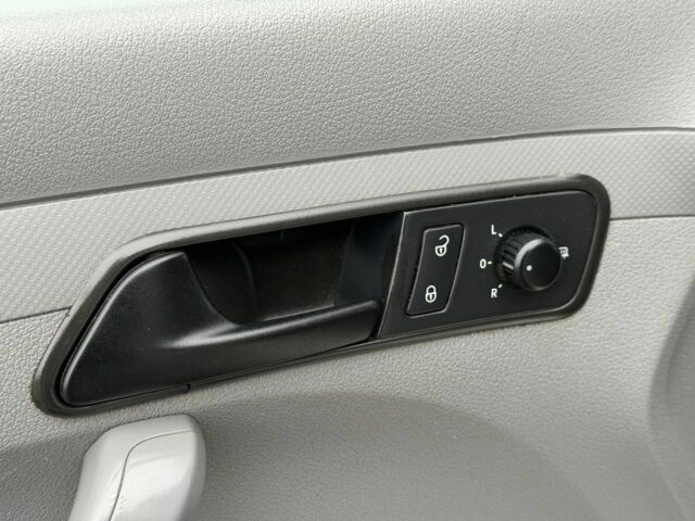 Белый Фольксваген Кадди, объемом двигателя 0 л и пробегом 240 тыс. км за 6900 $, фото 11 на Automoto.ua