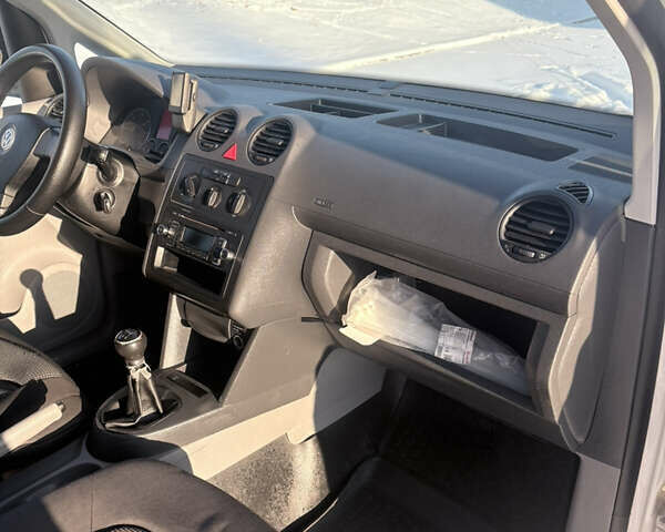 Білий Фольксваген Кадді, об'ємом двигуна 1.9 л та пробігом 351 тис. км за 7200 $, фото 8 на Automoto.ua