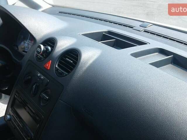 Білий Фольксваген Кадді, об'ємом двигуна 1.9 л та пробігом 285 тис. км за 8700 $, фото 21 на Automoto.ua