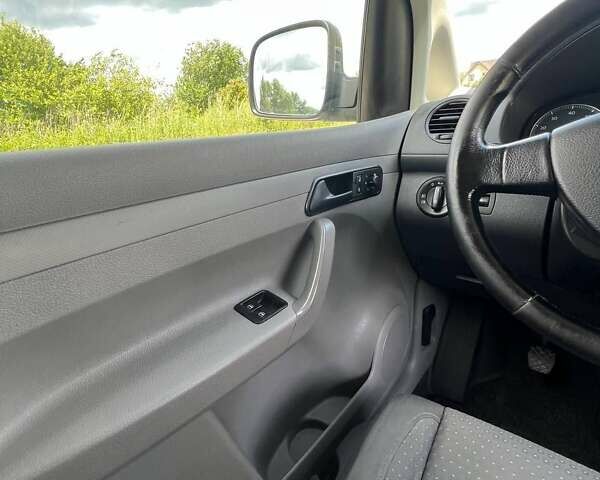 Белый Фольксваген Кадди, объемом двигателя 1.98 л и пробегом 256 тыс. км за 6600 $, фото 11 на Automoto.ua