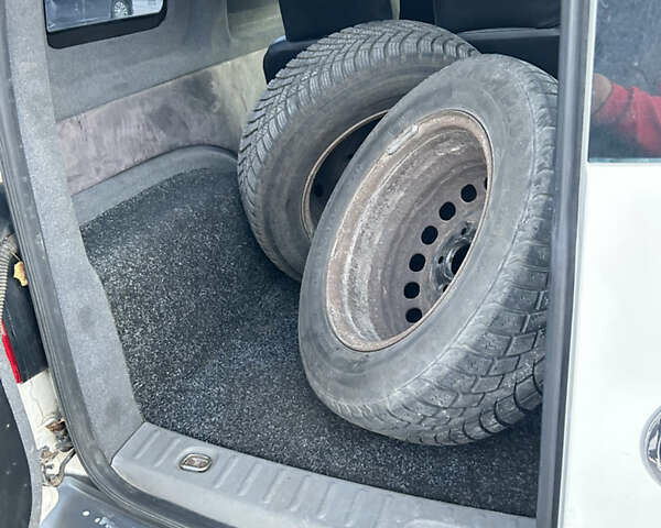 Белый Фольксваген Кадди, объемом двигателя 0 л и пробегом 199 тыс. км за 8500 $, фото 13 на Automoto.ua