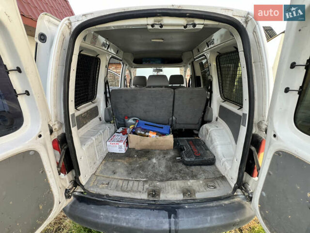 Белый Фольксваген Кадди, объемом двигателя 1.9 л и пробегом 345 тыс. км за 7000 $, фото 6 на Automoto.ua