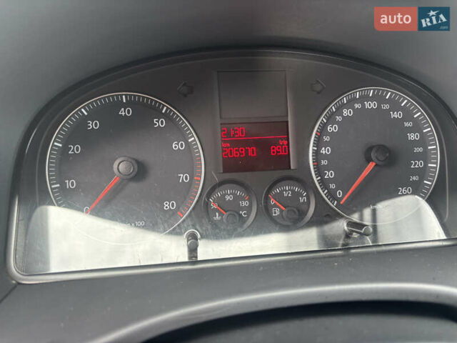 Белый Фольксваген Кадди, объемом двигателя 0 л и пробегом 206 тыс. км за 9300 $, фото 12 на Automoto.ua