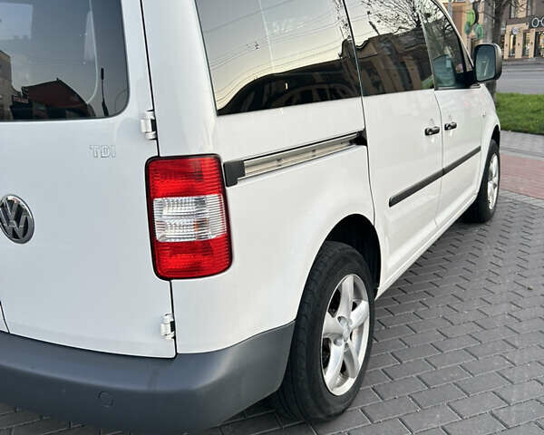 Белый Фольксваген Кадди, объемом двигателя 0 л и пробегом 199 тыс. км за 8500 $, фото 4 на Automoto.ua