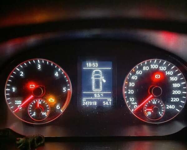 Белый Фольксваген Кадди, объемом двигателя 1.6 л и пробегом 247 тыс. км за 9500 $, фото 6 на Automoto.ua