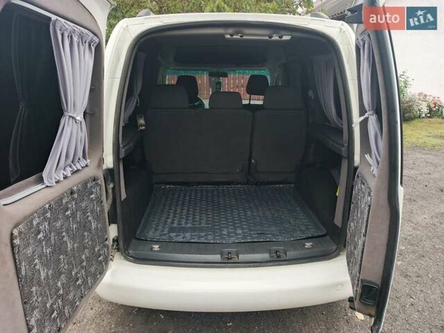 Белый Фольксваген Кадди, объемом двигателя 1.6 л и пробегом 285 тыс. км за 9300 $, фото 1 на Automoto.ua