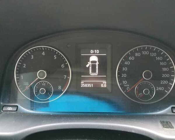 Белый Фольксваген Кадди, объемом двигателя 2 л и пробегом 245 тыс. км за 7999 $, фото 2 на Automoto.ua