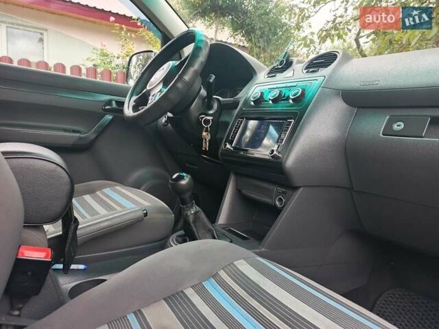 Белый Фольксваген Кадди, объемом двигателя 1.6 л и пробегом 285 тыс. км за 9300 $, фото 5 на Automoto.ua