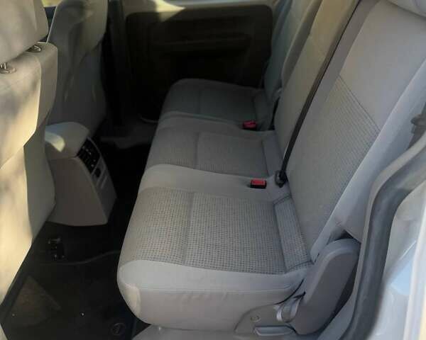 Белый Фольксваген Кадди, объемом двигателя 2 л и пробегом 235 тыс. км за 8300 $, фото 1 на Automoto.ua