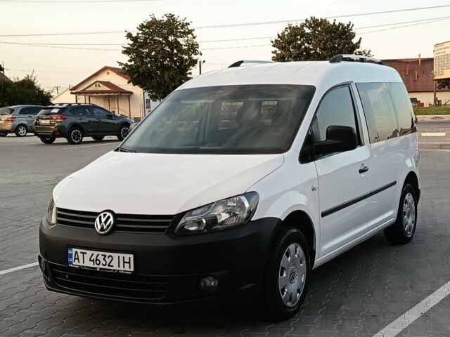 Белый Фольксваген Кадди, объемом двигателя 1.6 л и пробегом 247 тыс. км за 9500 $, фото 1 на Automoto.ua