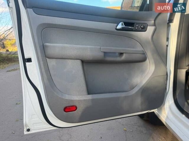 Белый Фольксваген Кадди, объемом двигателя 2 л и пробегом 235 тыс. км за 8300 $, фото 7 на Automoto.ua