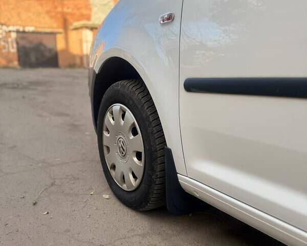 Белый Фольксваген Кадди, объемом двигателя 2 л и пробегом 235 тыс. км за 8300 $, фото 15 на Automoto.ua