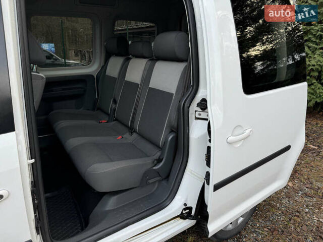 Белый Фольксваген Кадди, объемом двигателя 1.6 л и пробегом 212 тыс. км за 8550 $, фото 11 на Automoto.ua