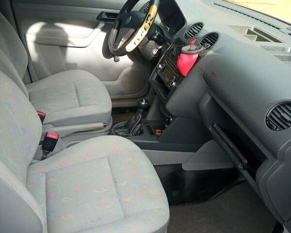 Білий Фольксваген Кадді, об'ємом двигуна 1.9 л та пробігом 162 тис. км за 8500 $, фото 4 на Automoto.ua