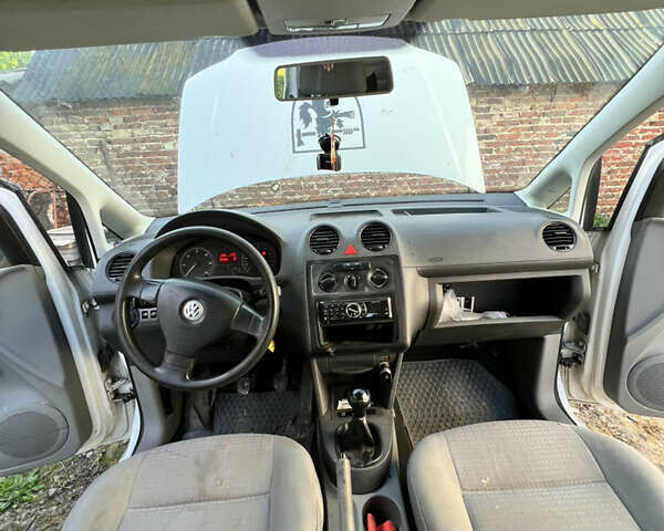 Белый Фольксваген Кадди, объемом двигателя 1.9 л и пробегом 345 тыс. км за 7000 $, фото 8 на Automoto.ua